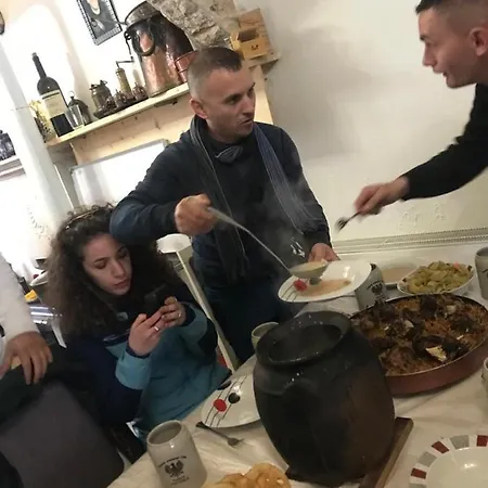 Bujtina Oxhaku I Docit * Fushe-Lure