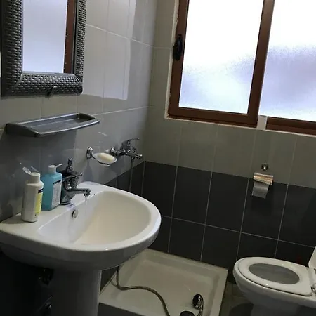 Bujtina Oxhaku I Docit *